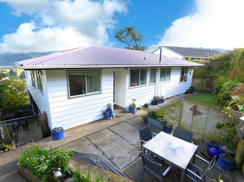 7 Castle Crescent, Stokes Valley
