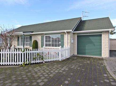2/21 Havelock Road, Havelock North