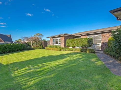 5 Sanctuary Point, Sunnyhills