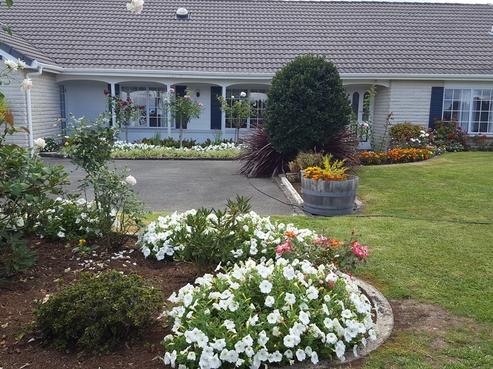4 Barge Lane, Maunu