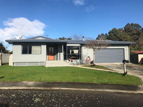 16 Essendon Court, Glenview