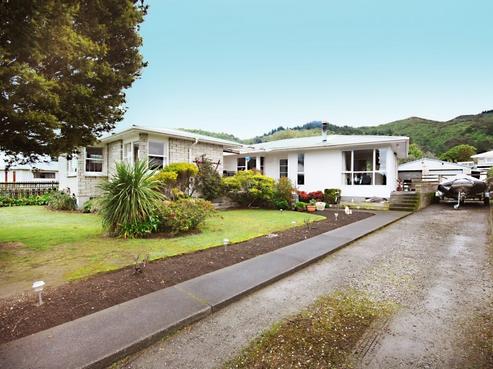 81 Watt Street, Featherston