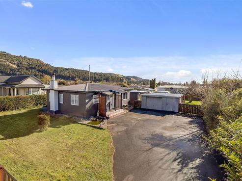 10 Cochrane Street, Fairy Springs