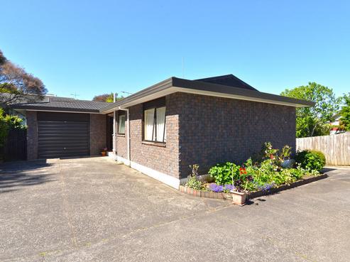 8/37A Glengarry Road, Glen Eden