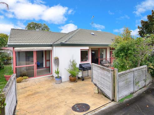4 Palmgreen Court, Stanmore Bay