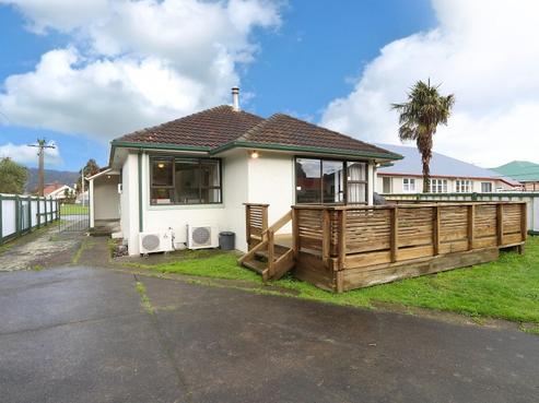 92 Hewer Crescent, Naenae