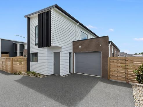 15 Springside Court, Huntington