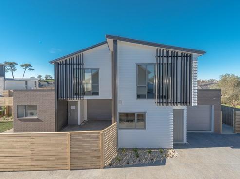 13 Springside Court, Huntington