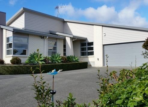 57 Quadrant Heights, Paraparaumu