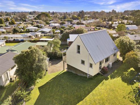 34 Lansdowne Crescent, Glenview