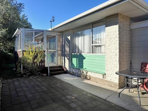 2/3 Kawau Crescent, Bromley