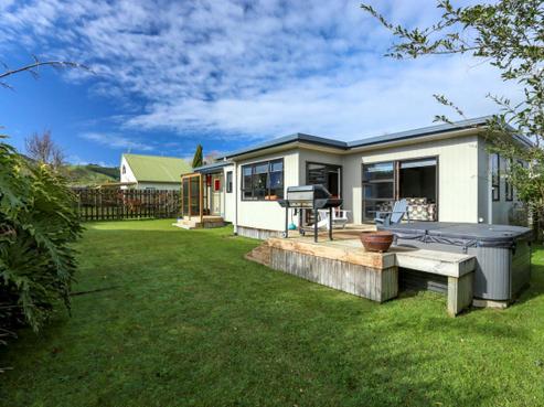 24 Washington Square, Paeroa