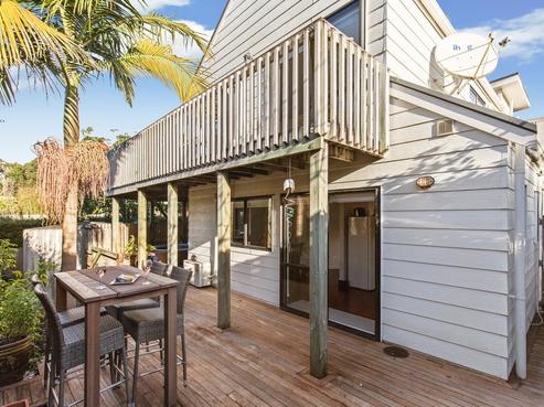 7 Pohutukawa Road, Beachlands