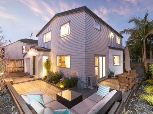242A Meola Road, Point Chevalier