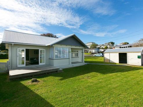 2 Neve Place, Strandon
