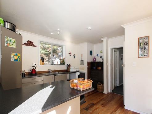 1021 Campbell Street, Raureka