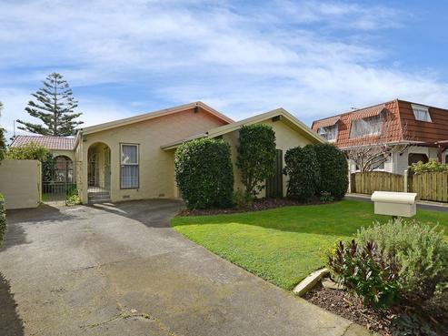 12 Mcenroe Grove, Naenae