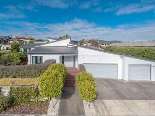 4 Heathfield Avenue, Huntington