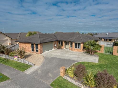8 Cranmer Close, Rototuna North