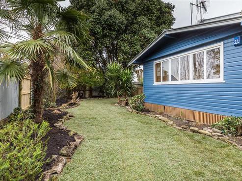 1 Holden Avenue, Haumoana