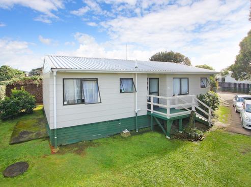 32B Maplesden Drive, Clendon Park