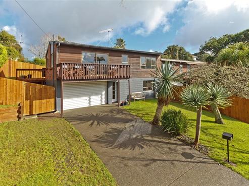 6 Braemar Road, Castor Bay