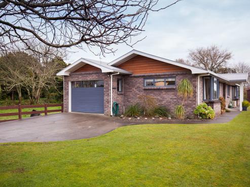 32A Takiroa Street, Urenui
