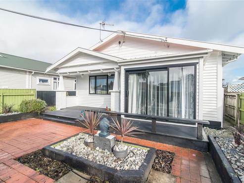 144 Knights Road, Central Hutt