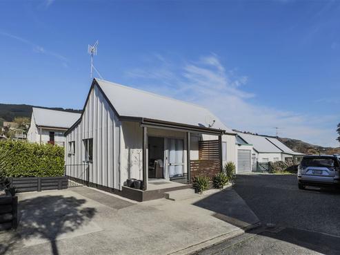 11 Farnham Drive, Richmond