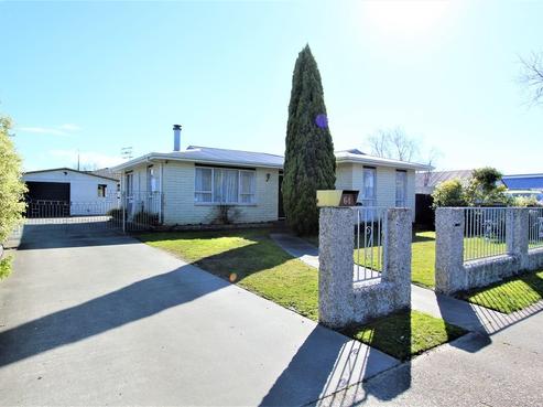 64 Tait Drive, Greenmeadows
