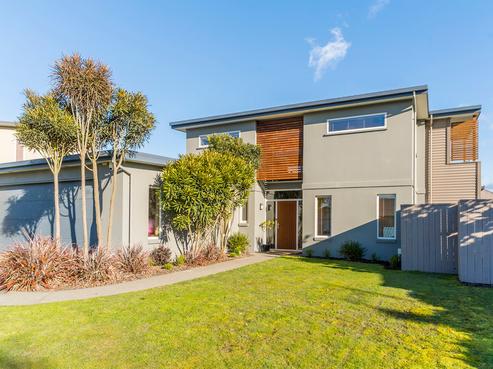 33 Mcmahon Drive, Aidanfield