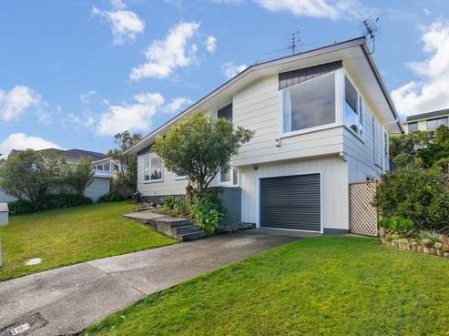 100 Major Drive, Kelson