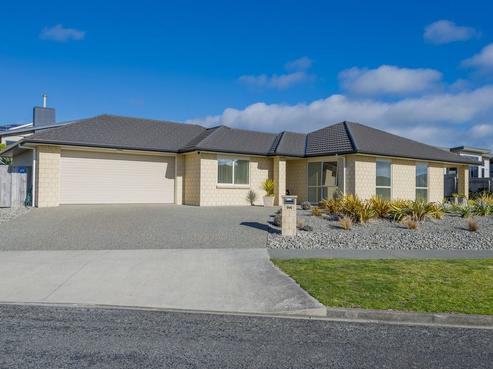 146 Field Way, Waikanae Beach