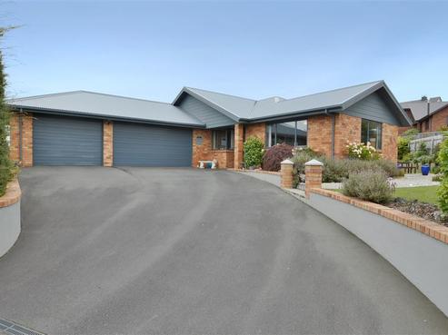 17 Holyport Close, Fairfield