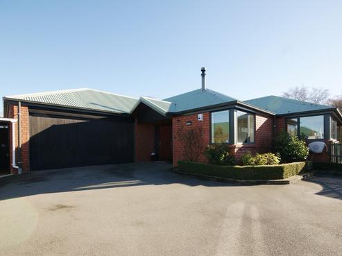 9 Mclean Place, Woodend