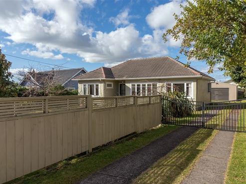 12 Ashley Street, Glenholme