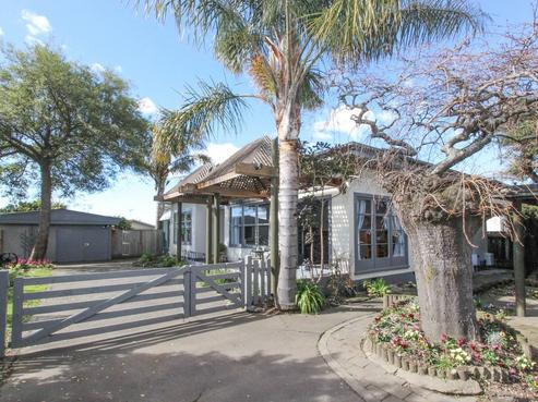 907 Rata Street, Mahora