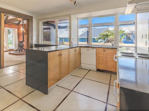 21 Walton Road, Paraparaumu Beach