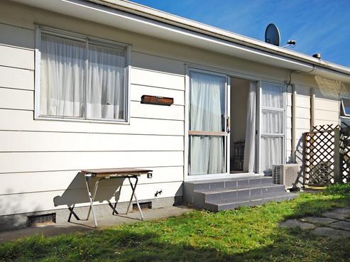 2/226 Chapel Street, Solway