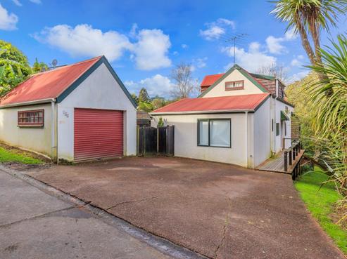 144 Weatherly Road, Torbay