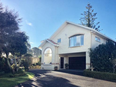 8B Meadway, Sunnyhills