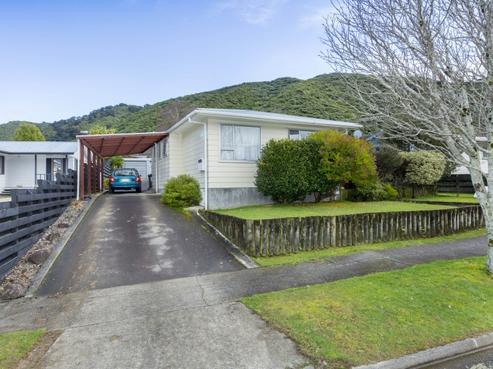 51 Larchmont Grove, Totara Park