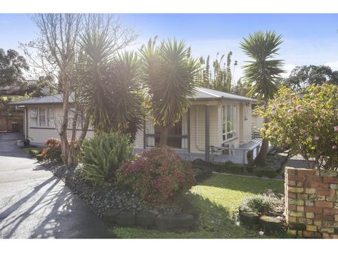 8A Borrowdace Avenue, Botany Downs