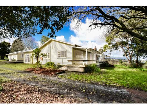 32 Kaipara Coast Highway, Helensville