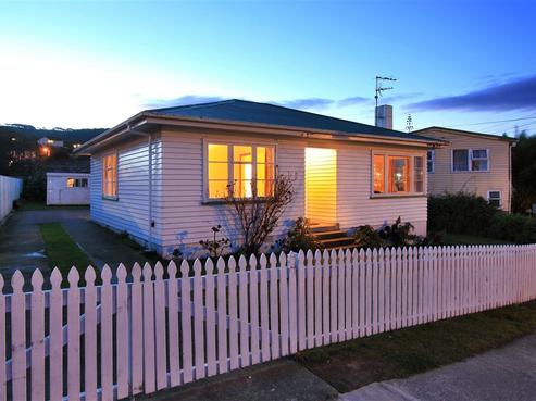 8 Hukatai Street, Elsdon