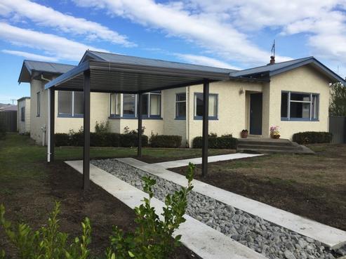 308 Park Road South, Akina