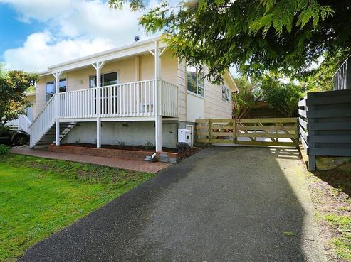 220A Major Drive, Kelson
