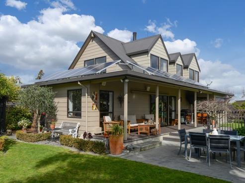 27 Roskilda Crescent, Taradale