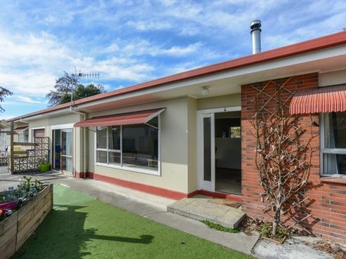 2/806 Cook Place, Raureka