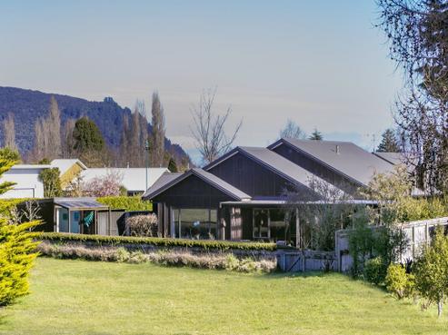 27 Lakemere Way, Kinloch